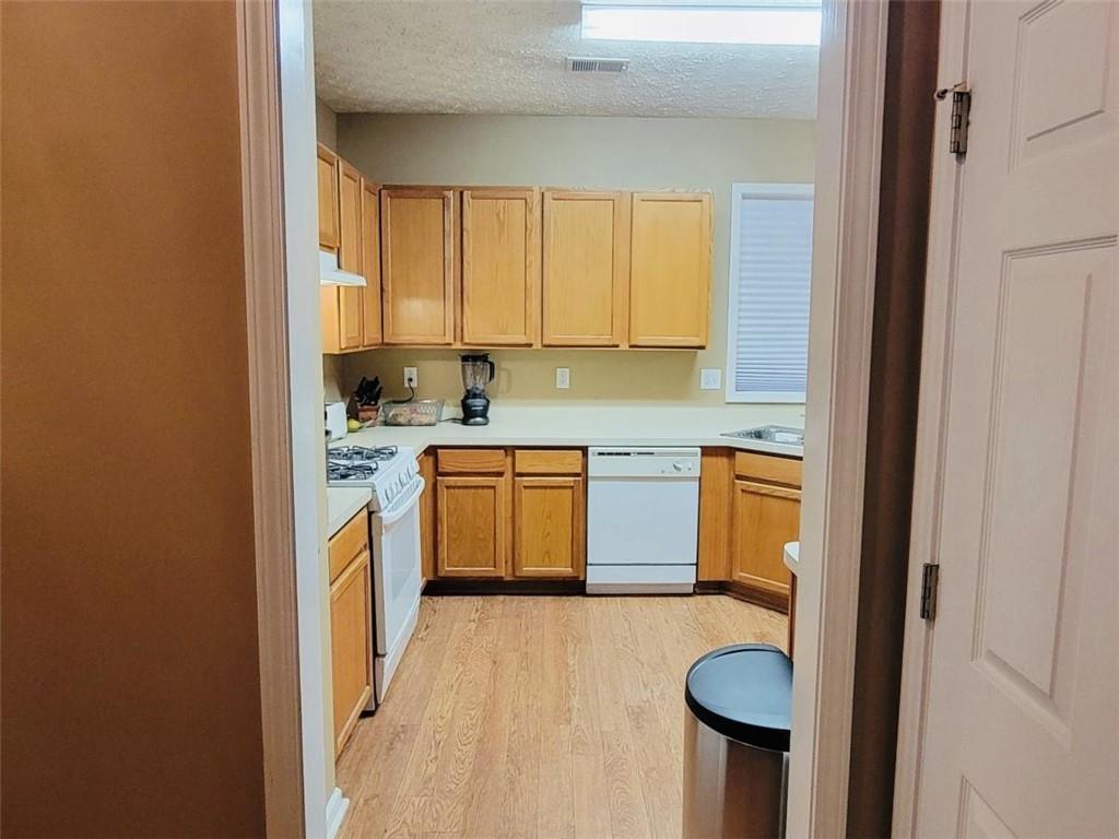 6904 Silver Bend Place