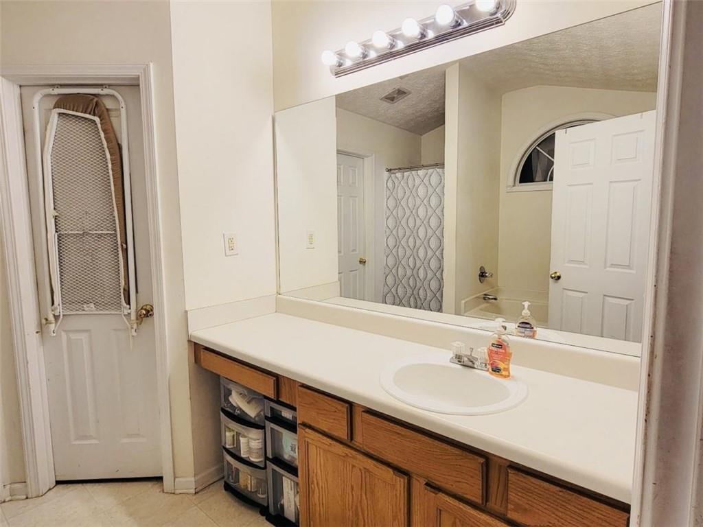 6904 Silver Bend Place