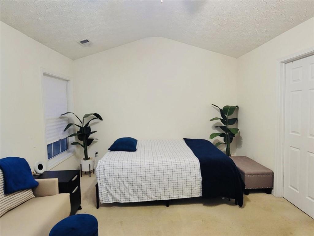 6904 Silver Bend Place