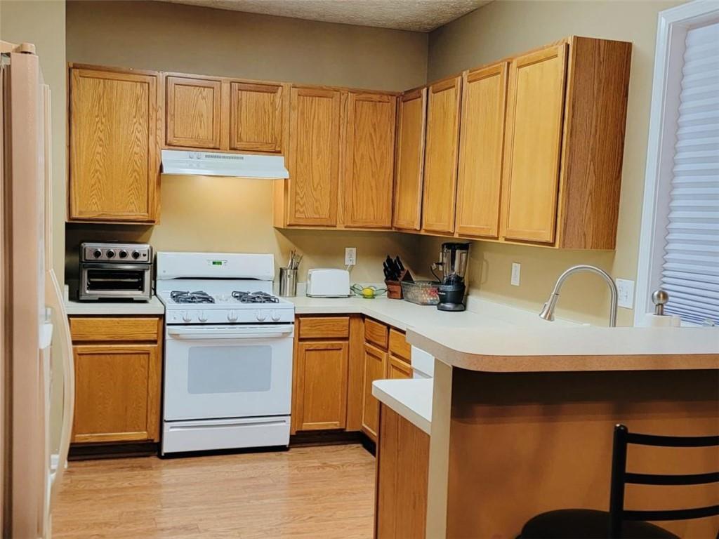 6904 Silver Bend Place