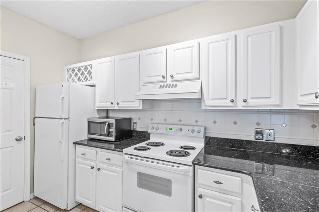 955 Juniper Street NE Unit 4324