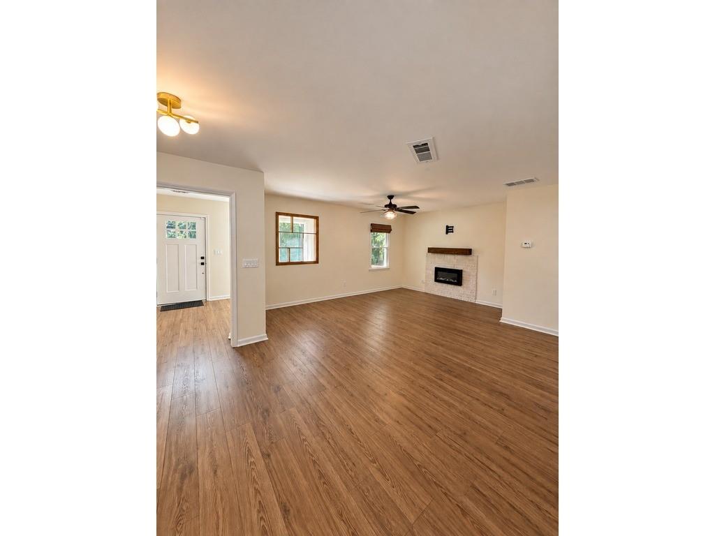 1558 Alverado Way