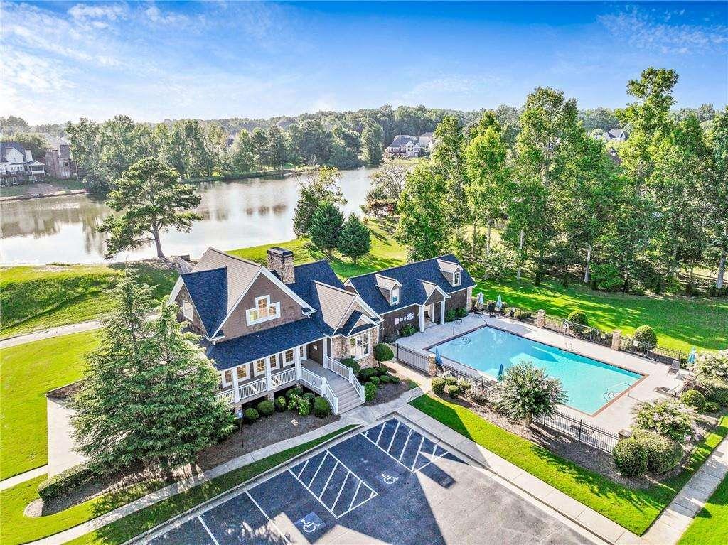 7080 Roselake Circle