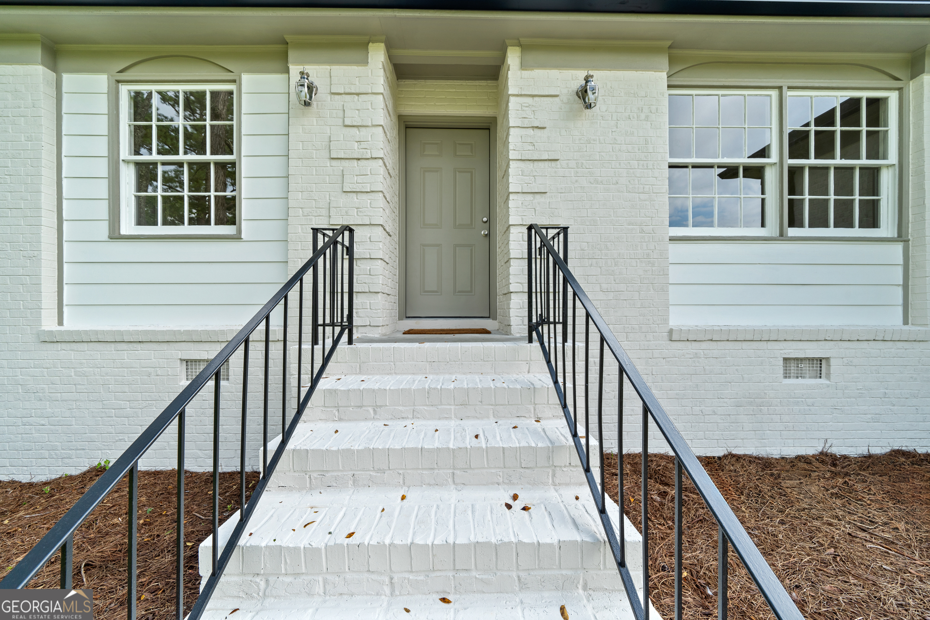 172 Laverne Circle SW