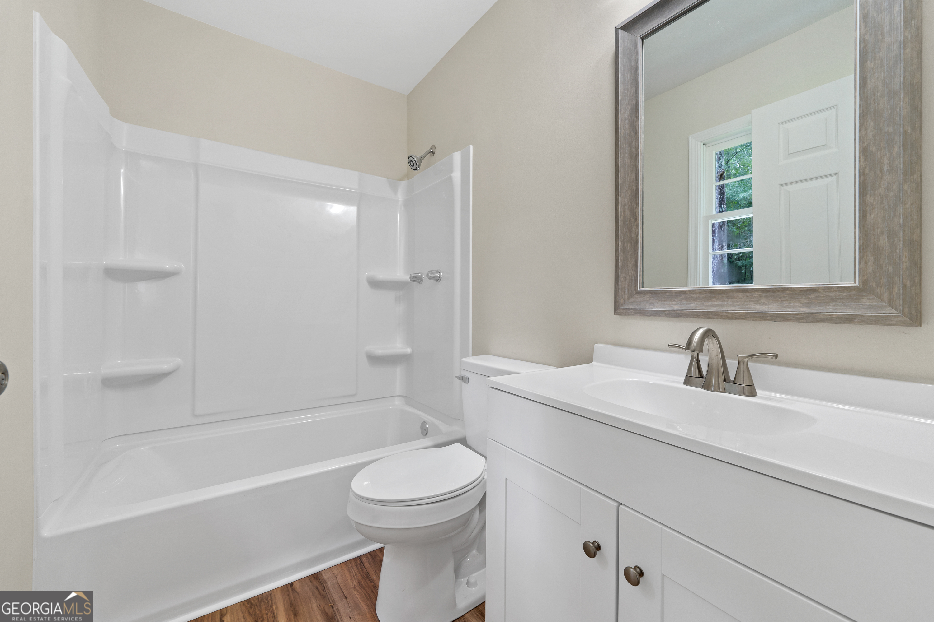 172 Laverne Circle SW