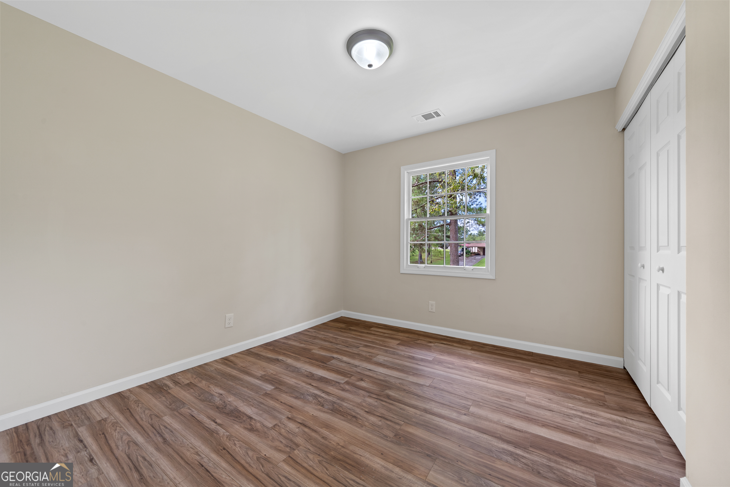 172 Laverne Circle SW