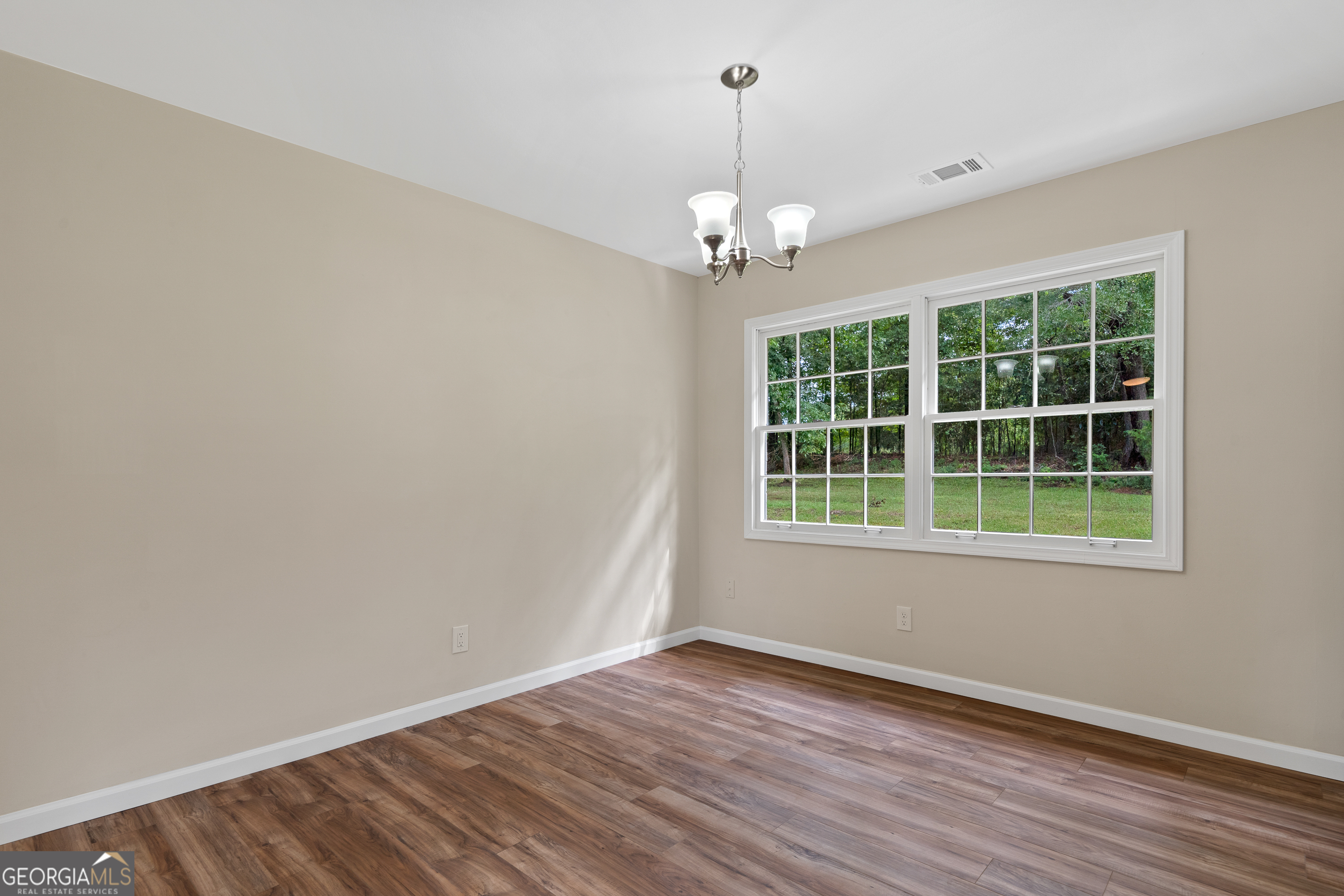 172 Laverne Circle SW