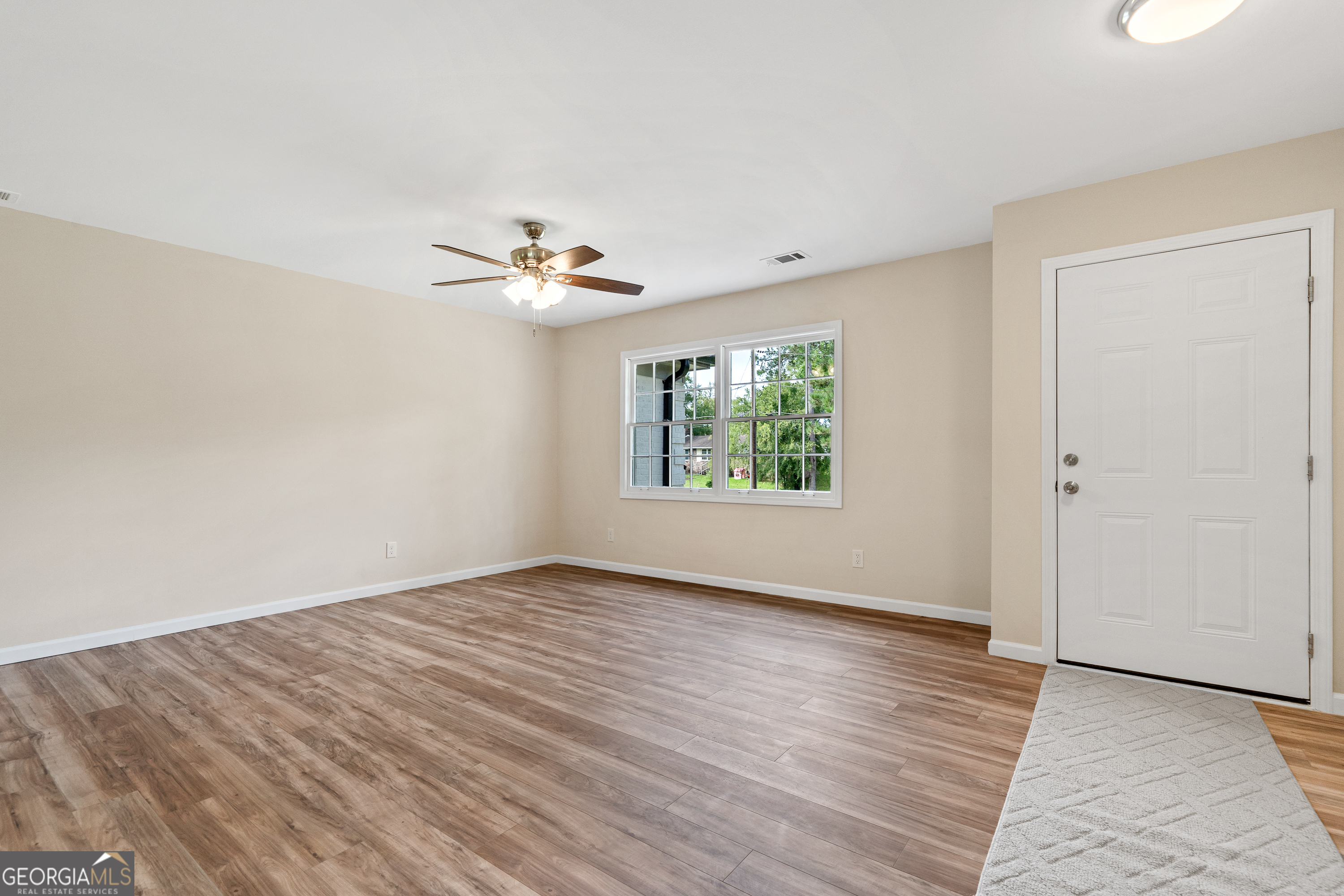 172 Laverne Circle SW