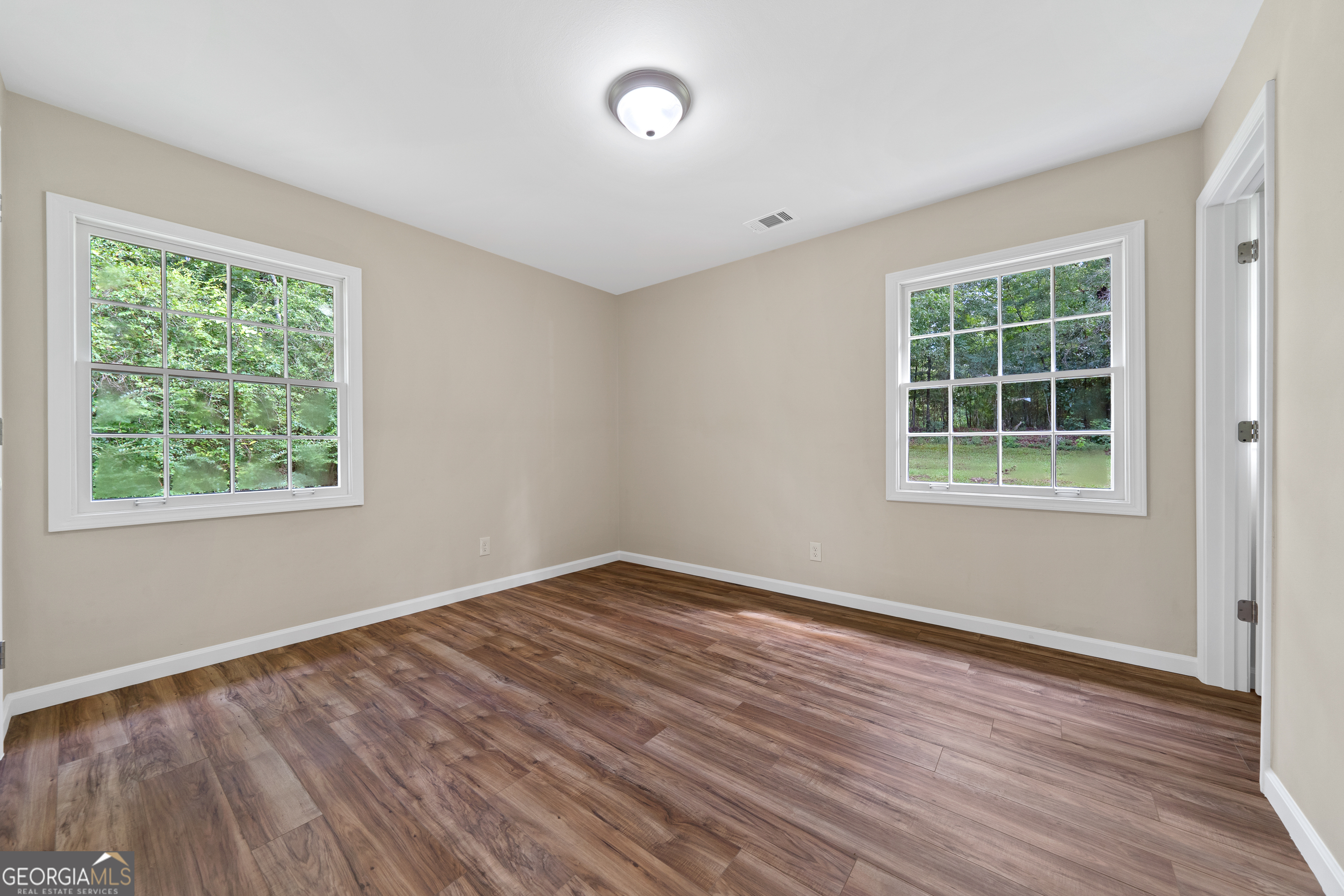 172 Laverne Circle SW