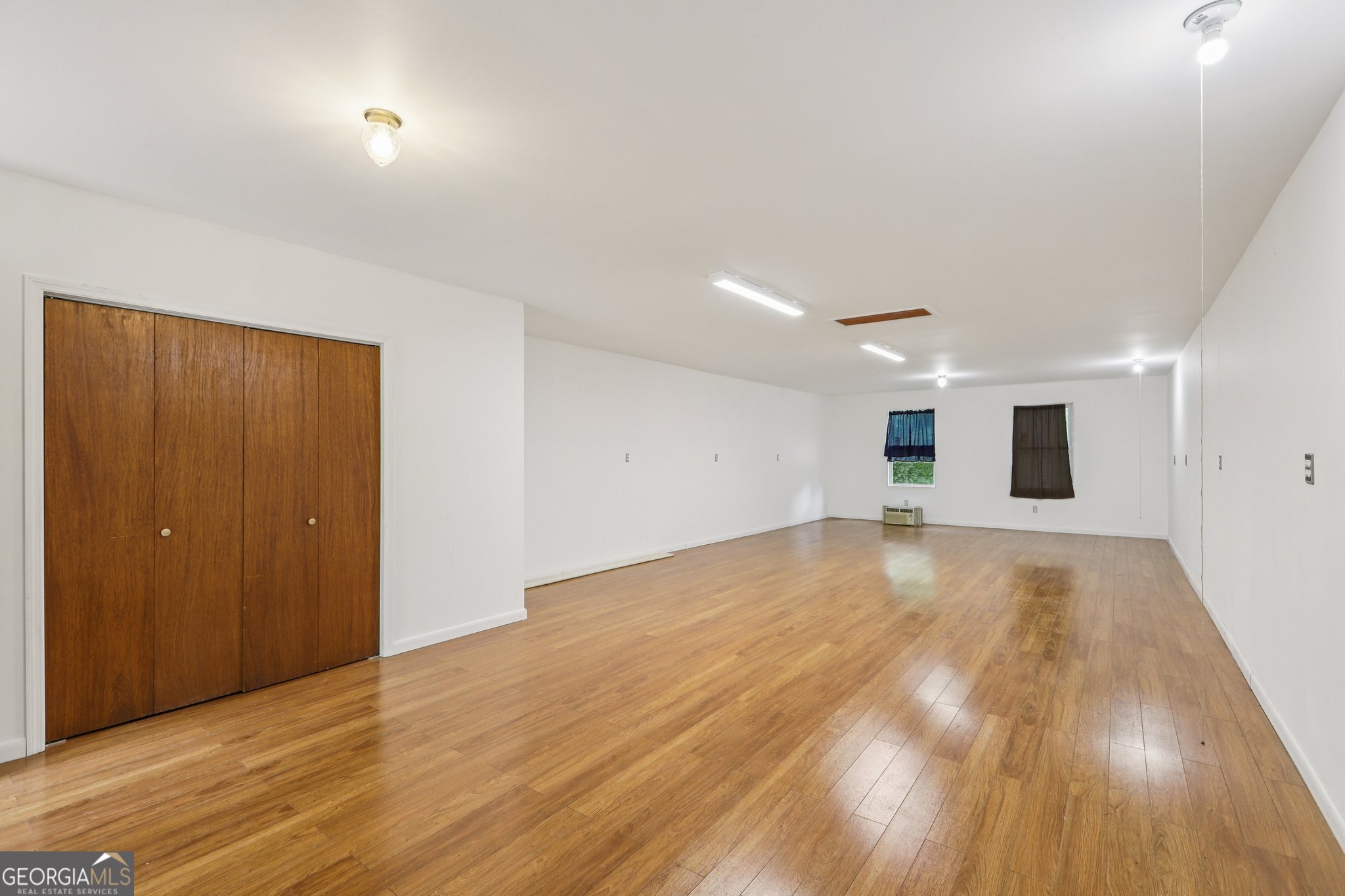 85 Edgewater Drive