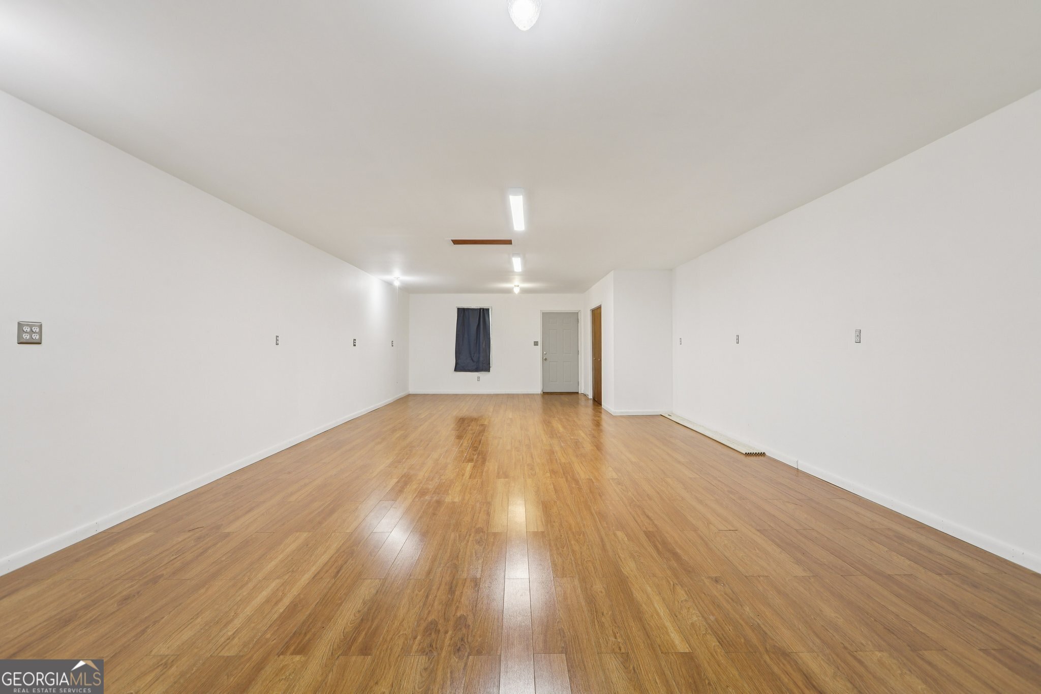 85 Edgewater Drive