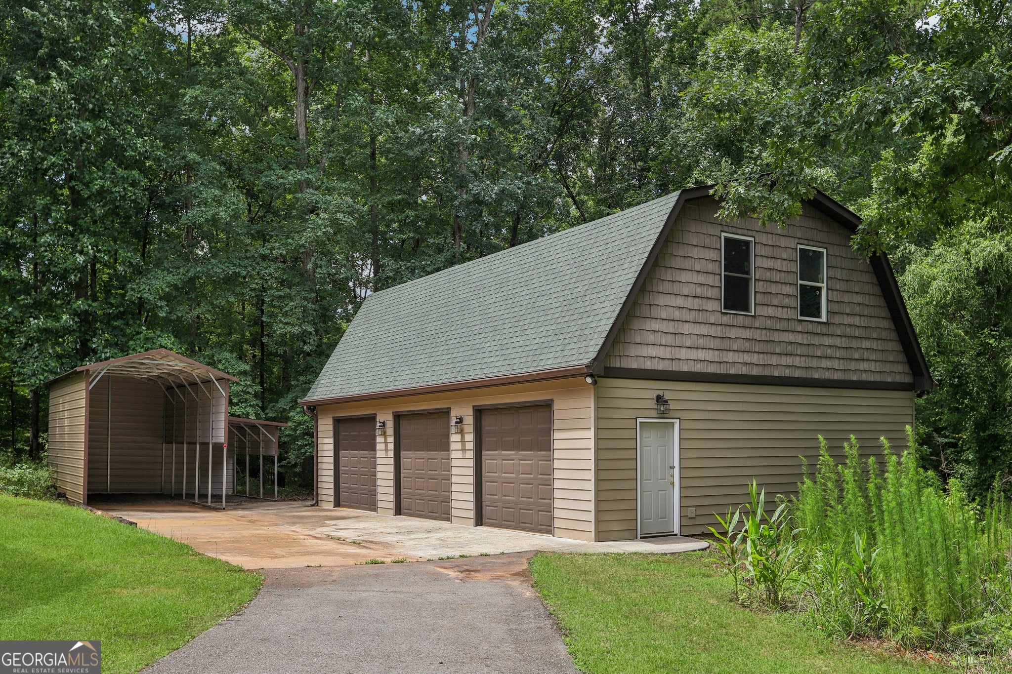 85 Edgewater Drive