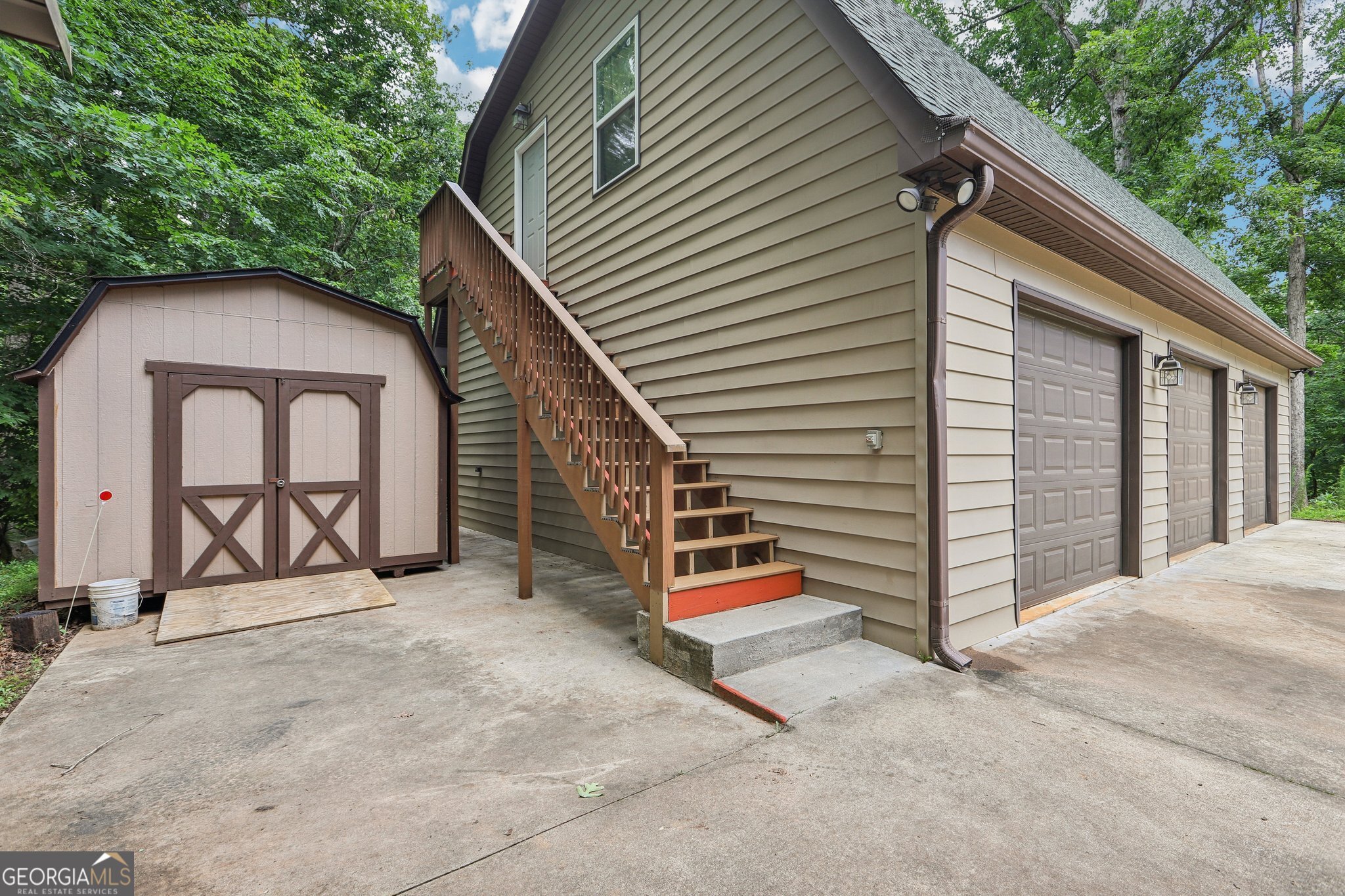 85 Edgewater Drive
