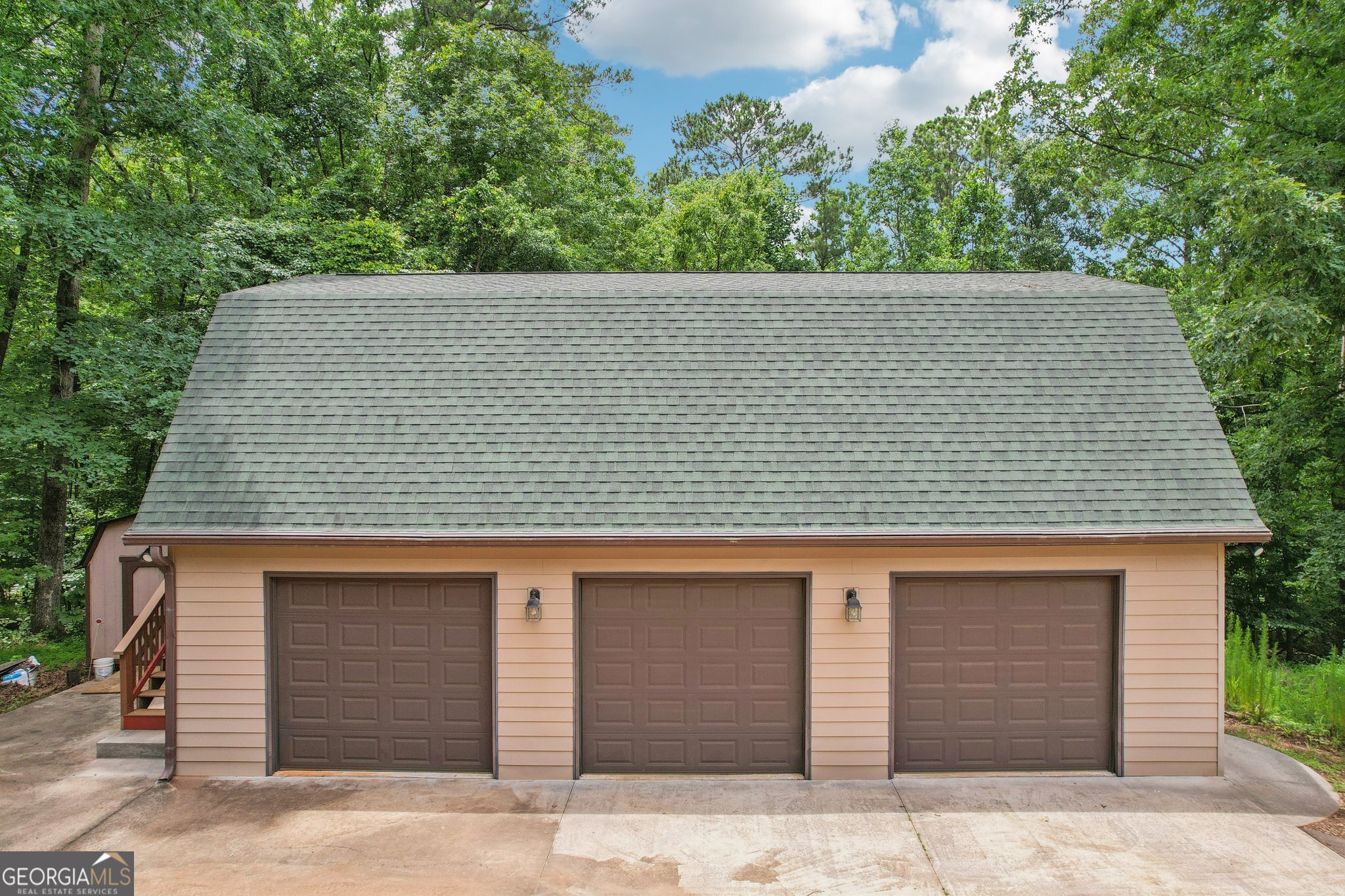 85 Edgewater Drive