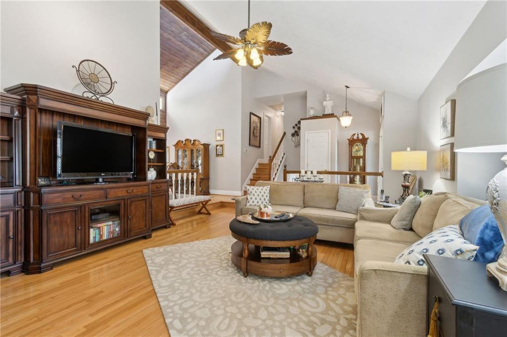 5533 Woodridge Lane