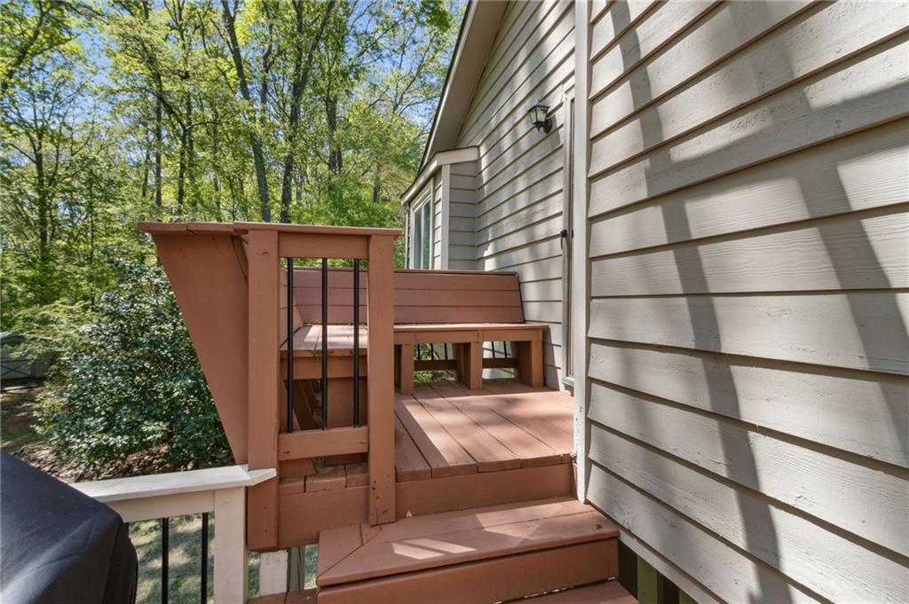 5533 Woodridge Lane