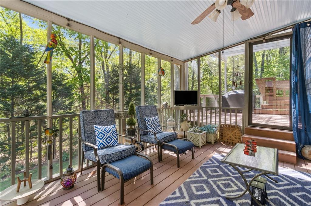 5533 Woodridge Lane