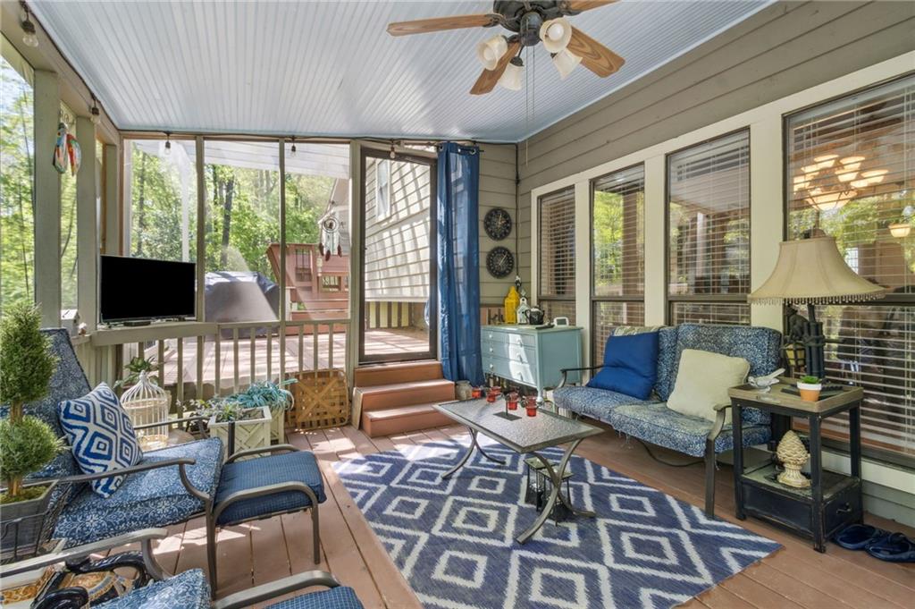 5533 Woodridge Lane