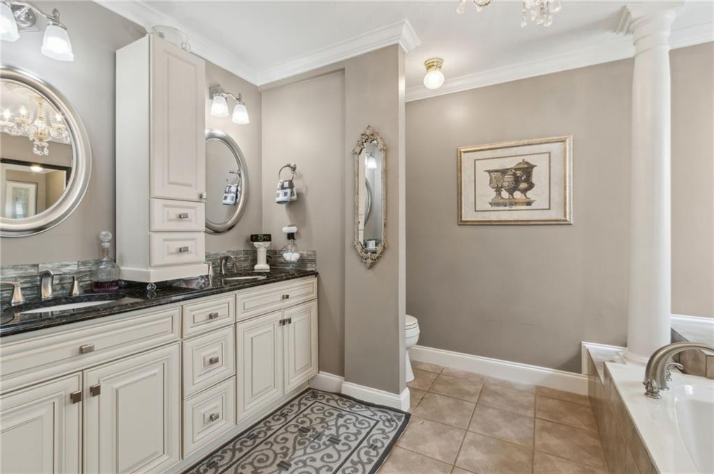5533 Woodridge Lane