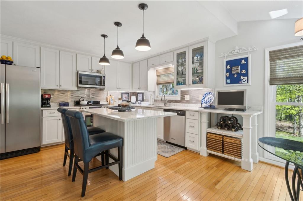 5533 Woodridge Lane