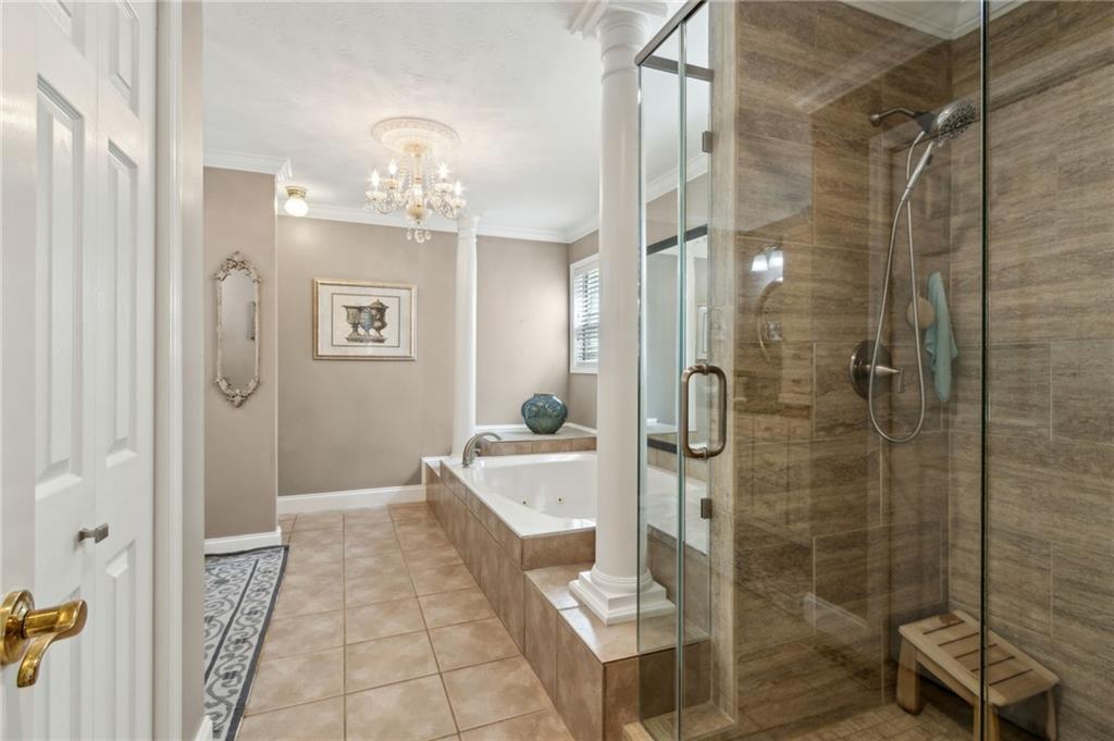 5533 Woodridge Lane