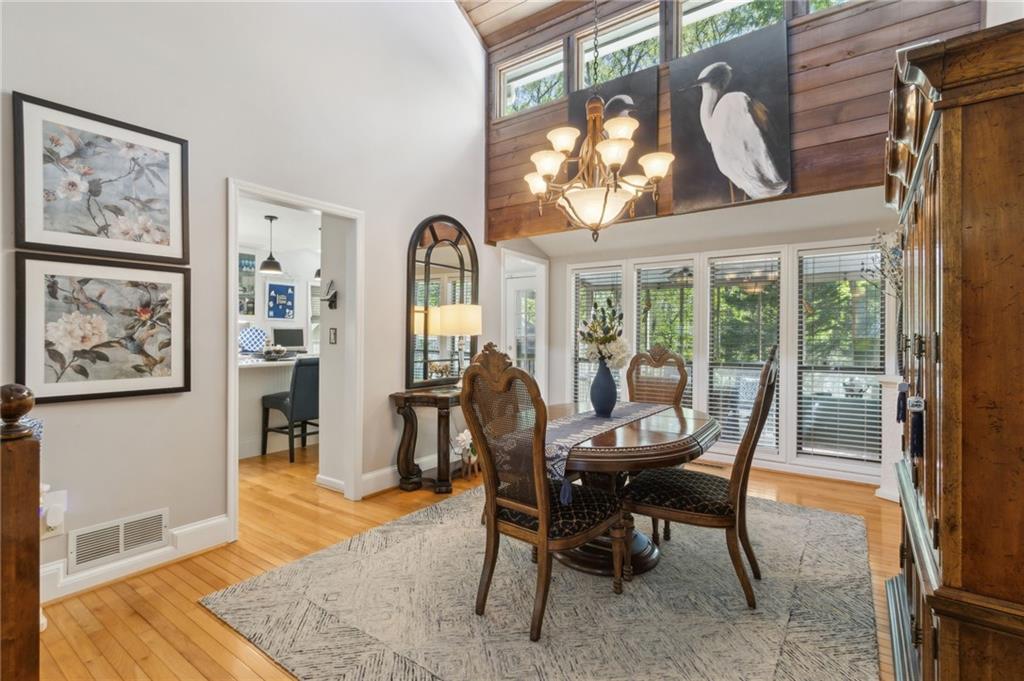 5533 Woodridge Lane