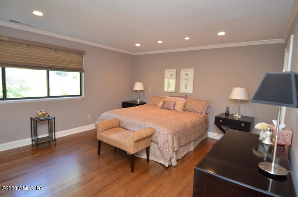 323 W Lyon Farm Drive, 323