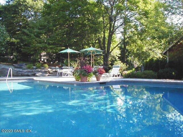 323 W Lyon Farm Drive, 323