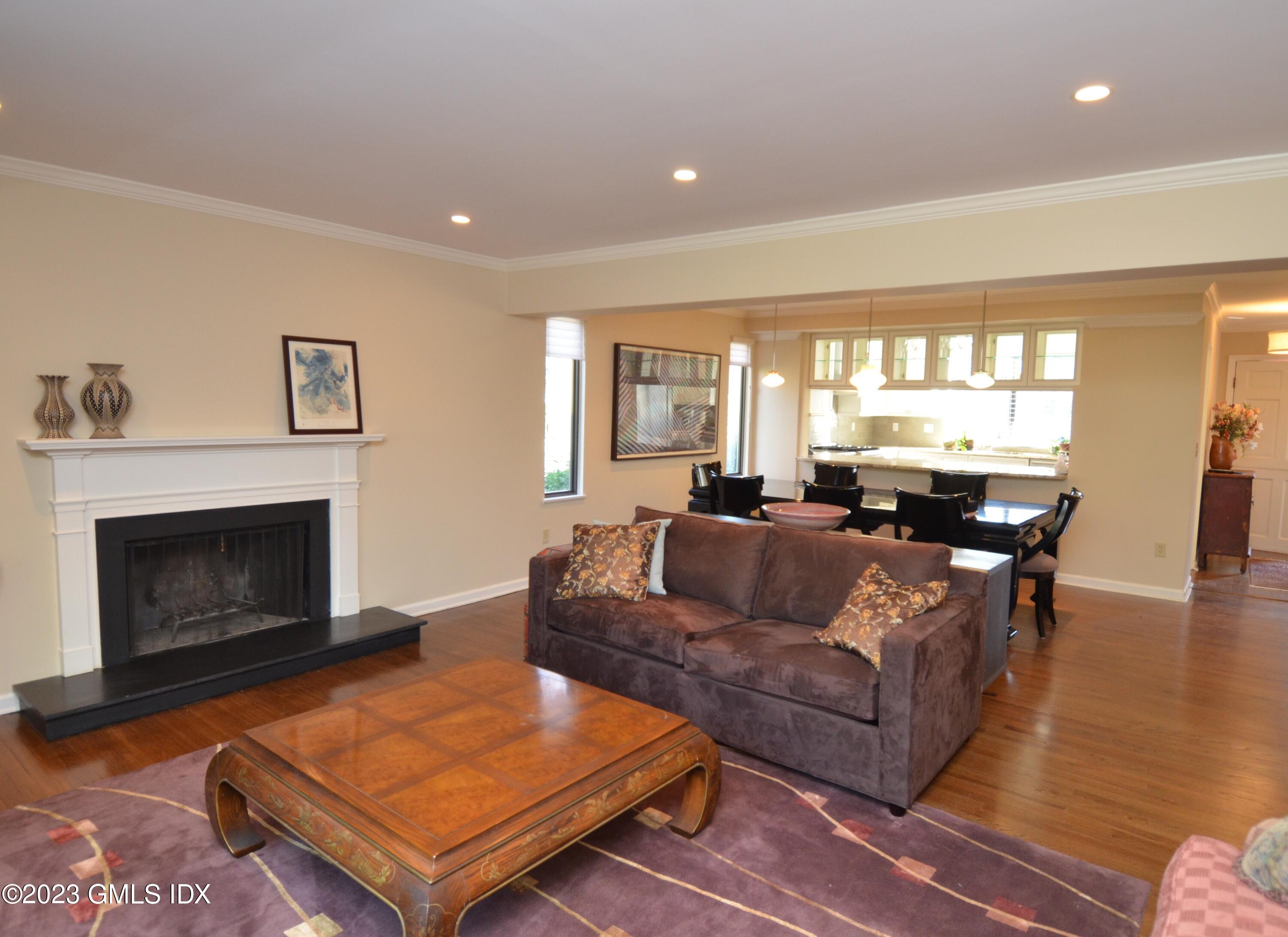 323 W Lyon Farm Drive, 323