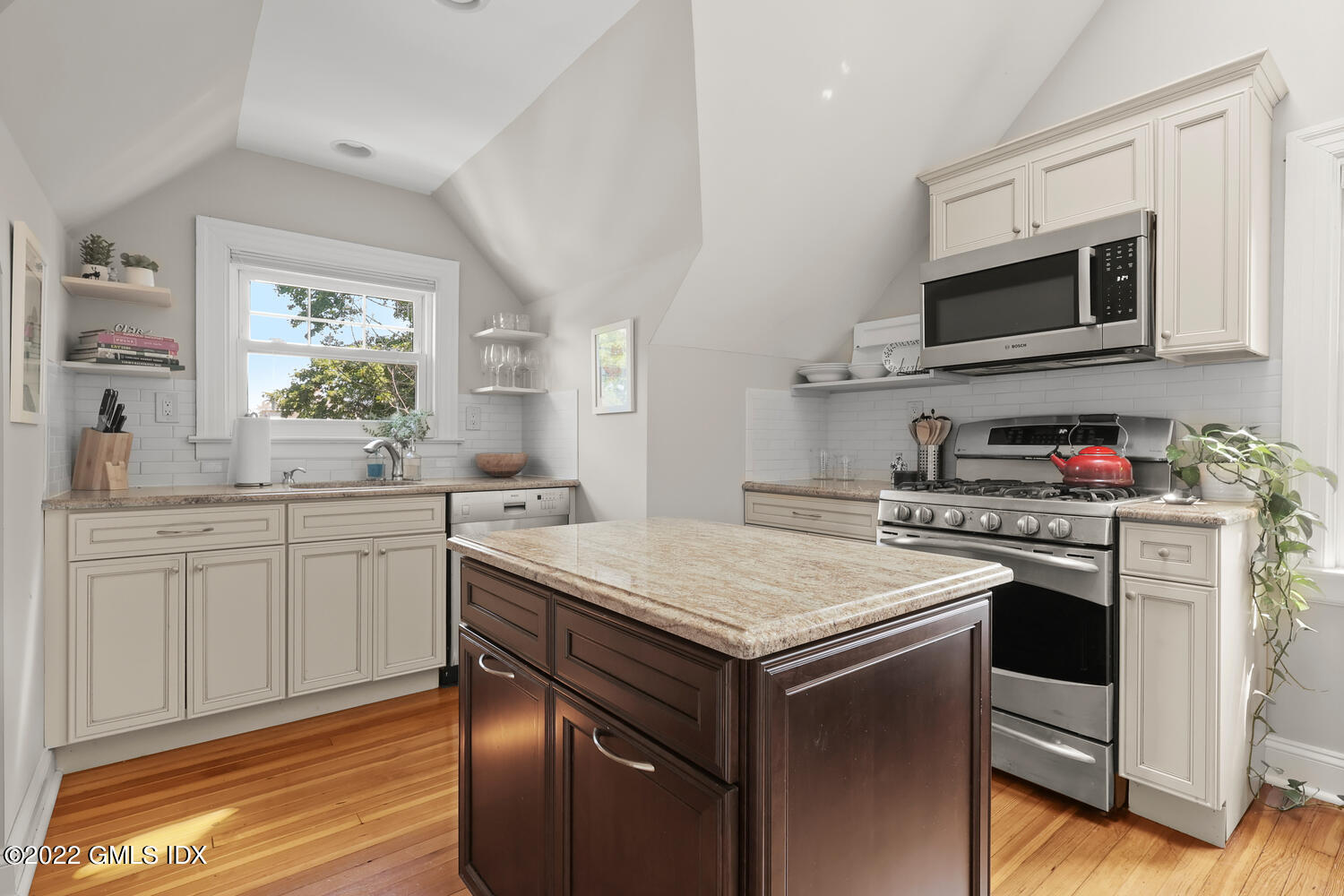 309 Milbank Avenue, 3