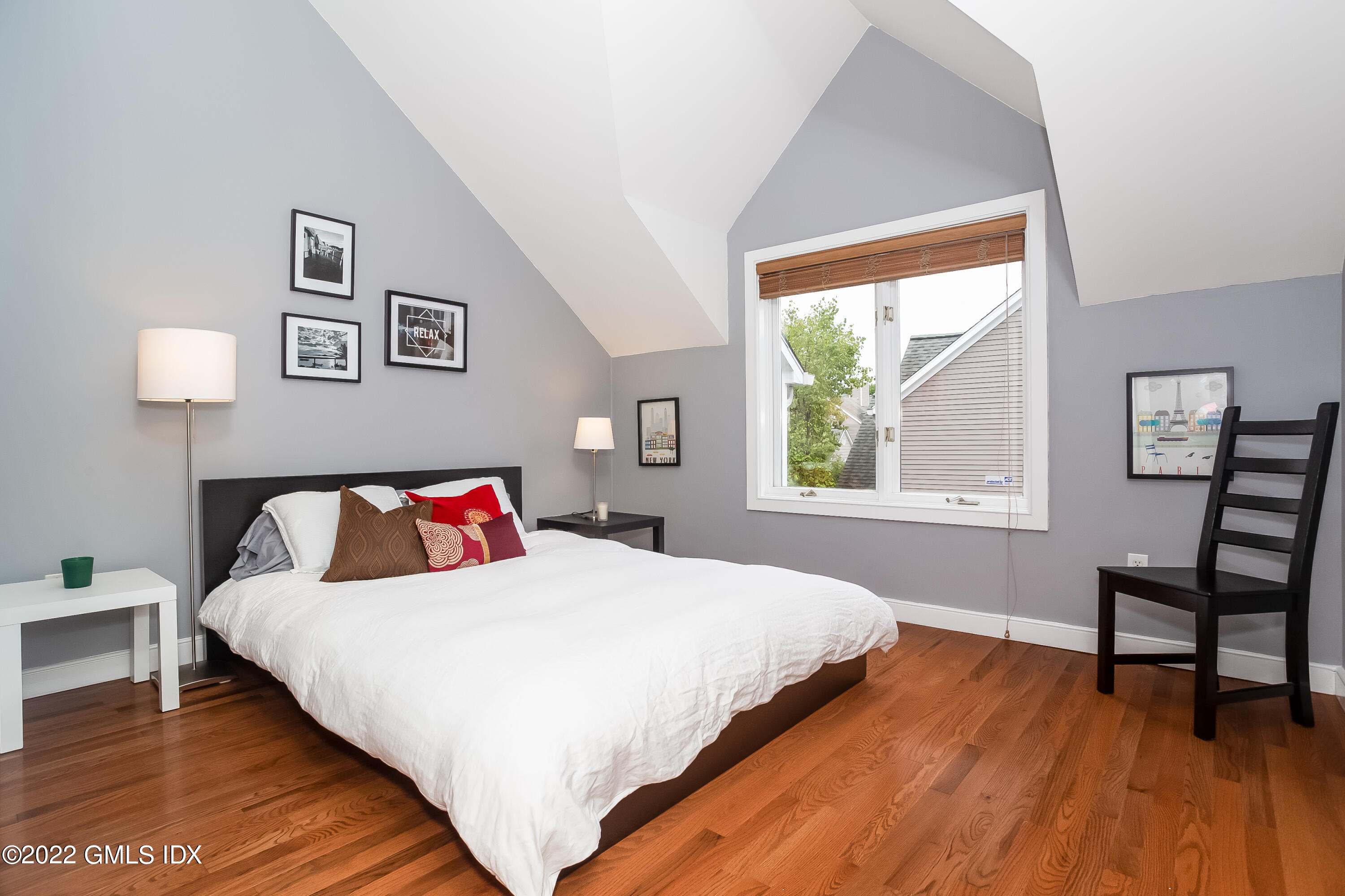 453 E Putnam Avenue, 4H