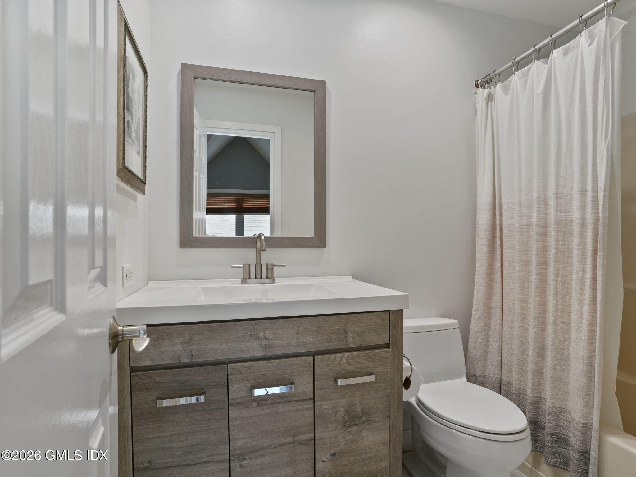 453 E Putnam Avenue APT 4H