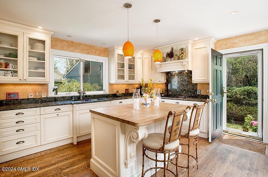 208 W Lyon Farm Drive UNIT 208