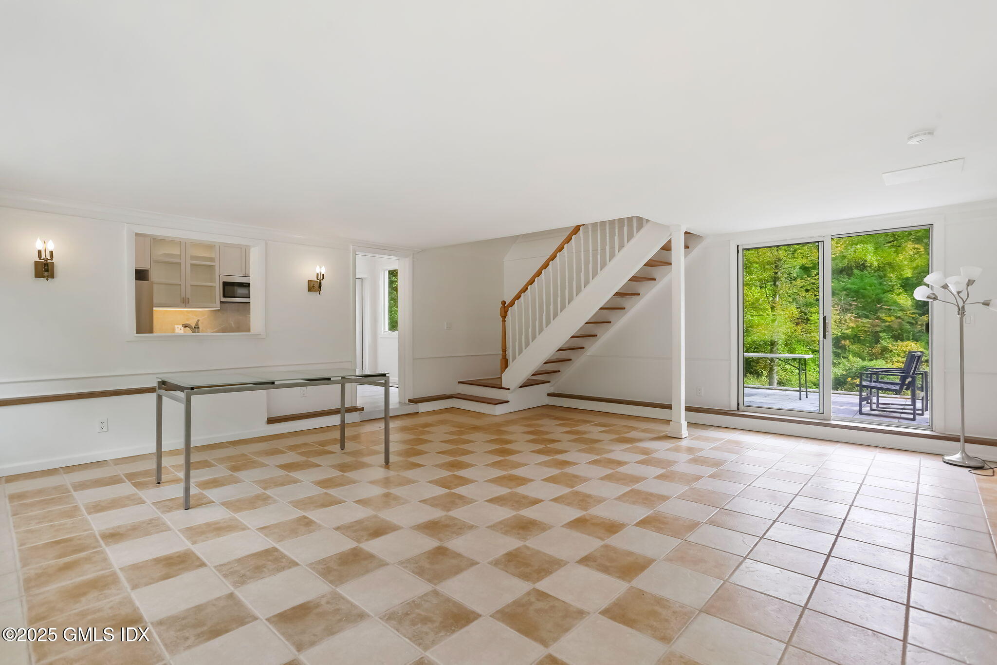 527 Stanwich Road Cottage