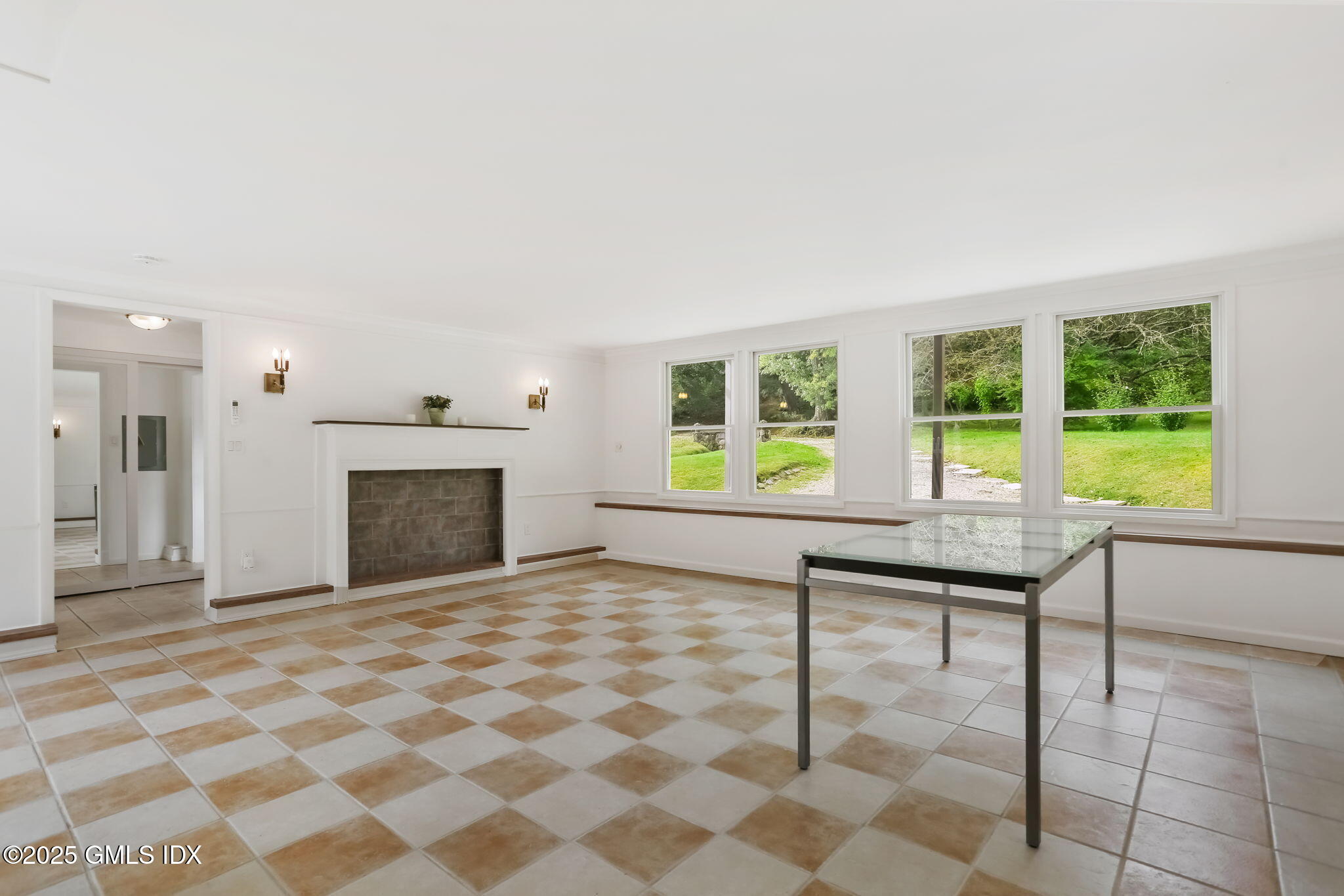 527 Stanwich Road Cottage