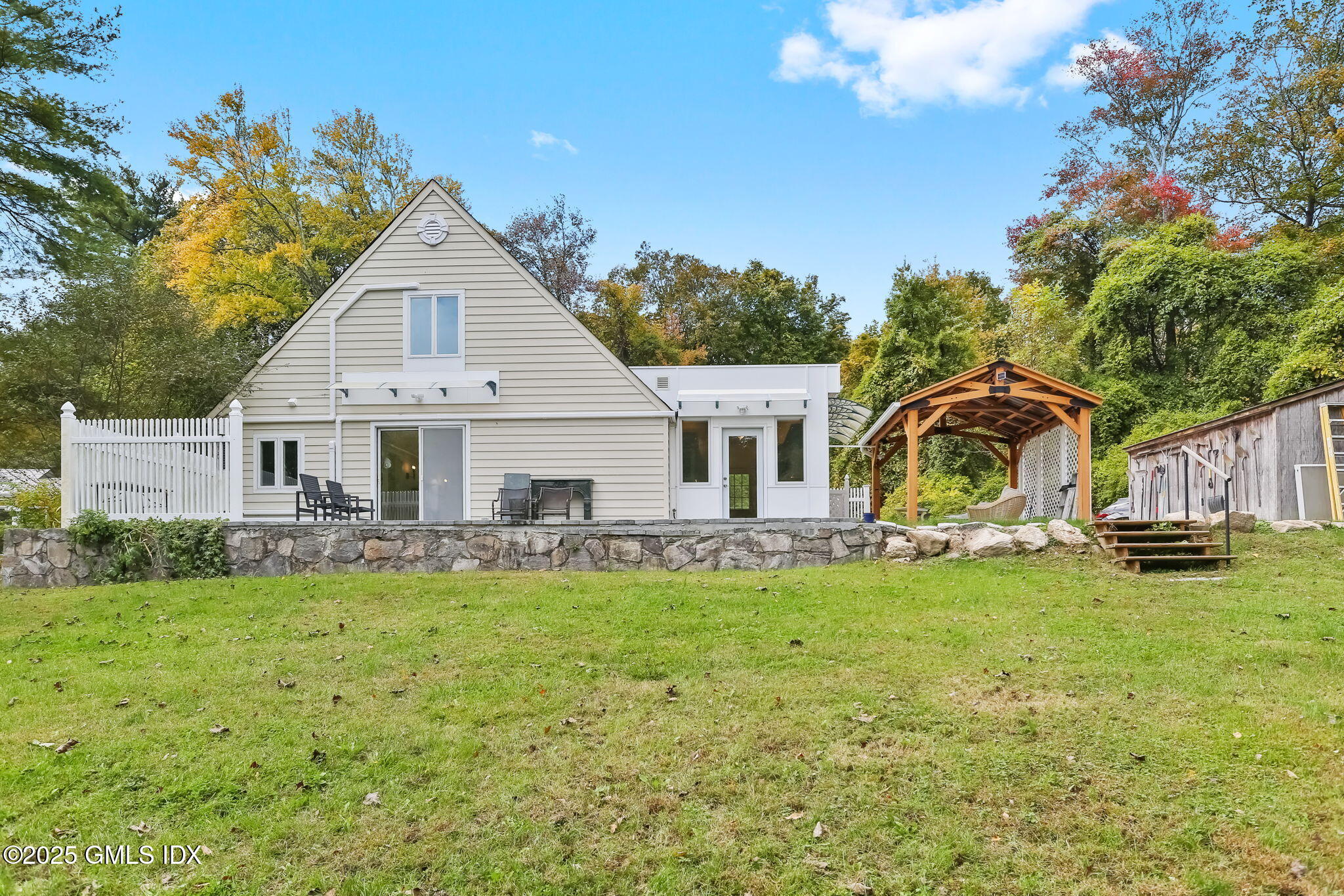 527 Stanwich Road Cottage