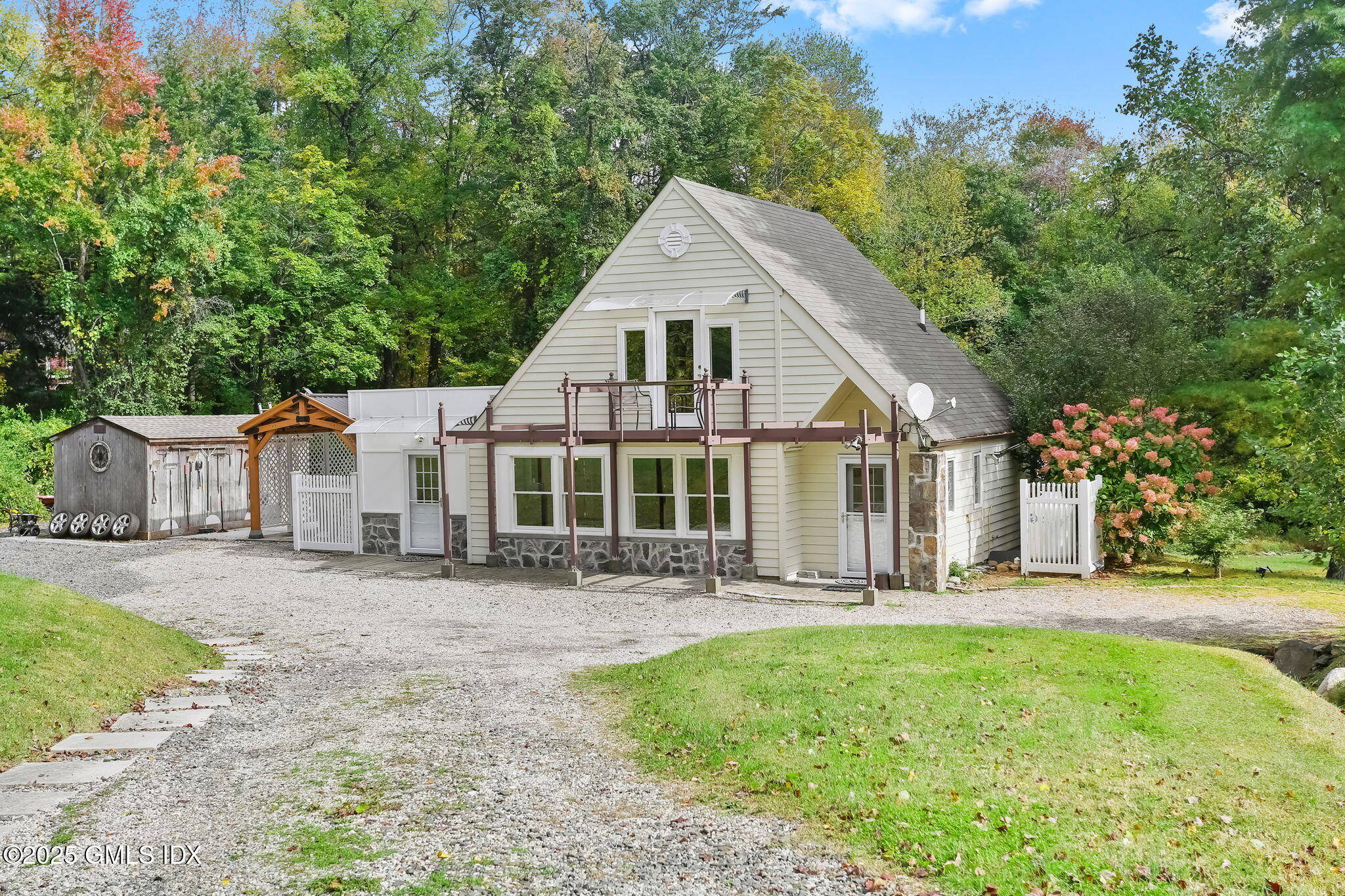 527 Stanwich Road Cottage