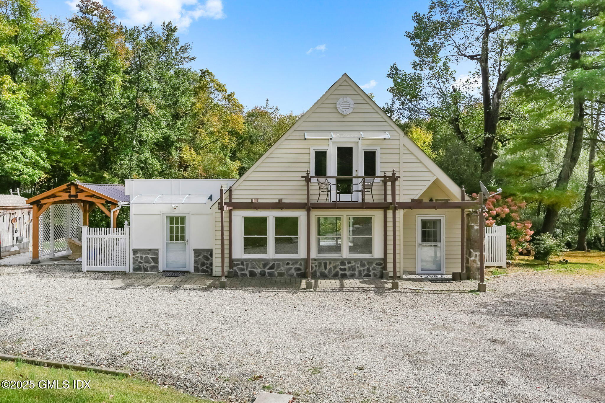 527 Stanwich Road Cottage