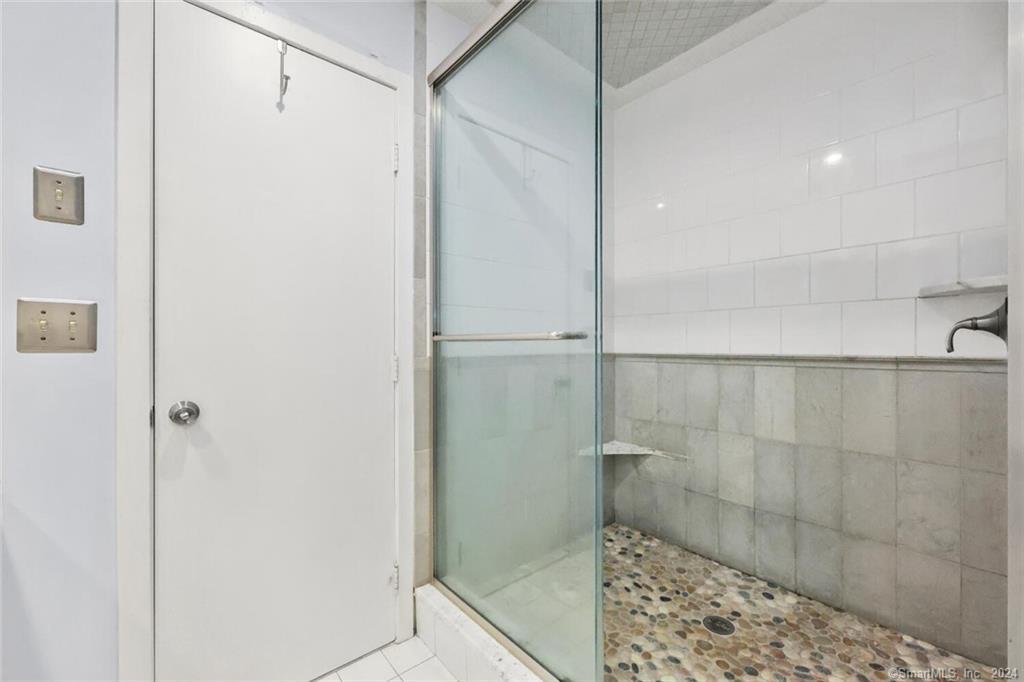 83 Washington Street 2F