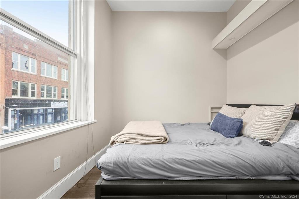 83 Washington Street 2F