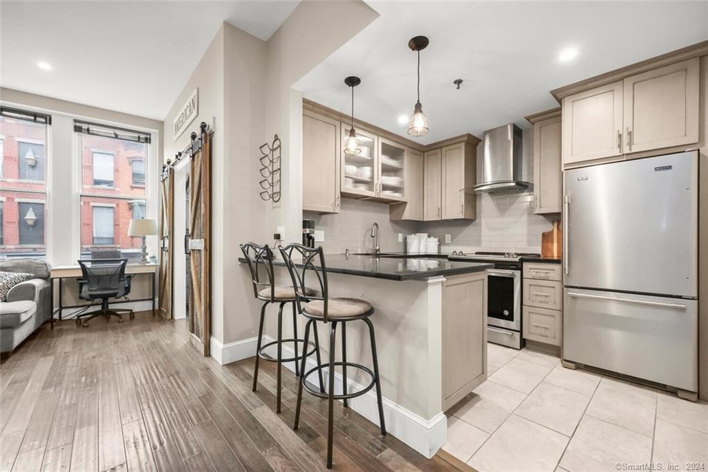 83 Washington Street 2F