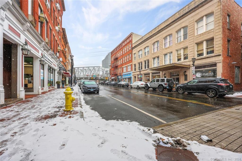 83 Washington Street 2F