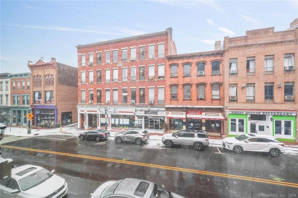 83 Washington Street 2F