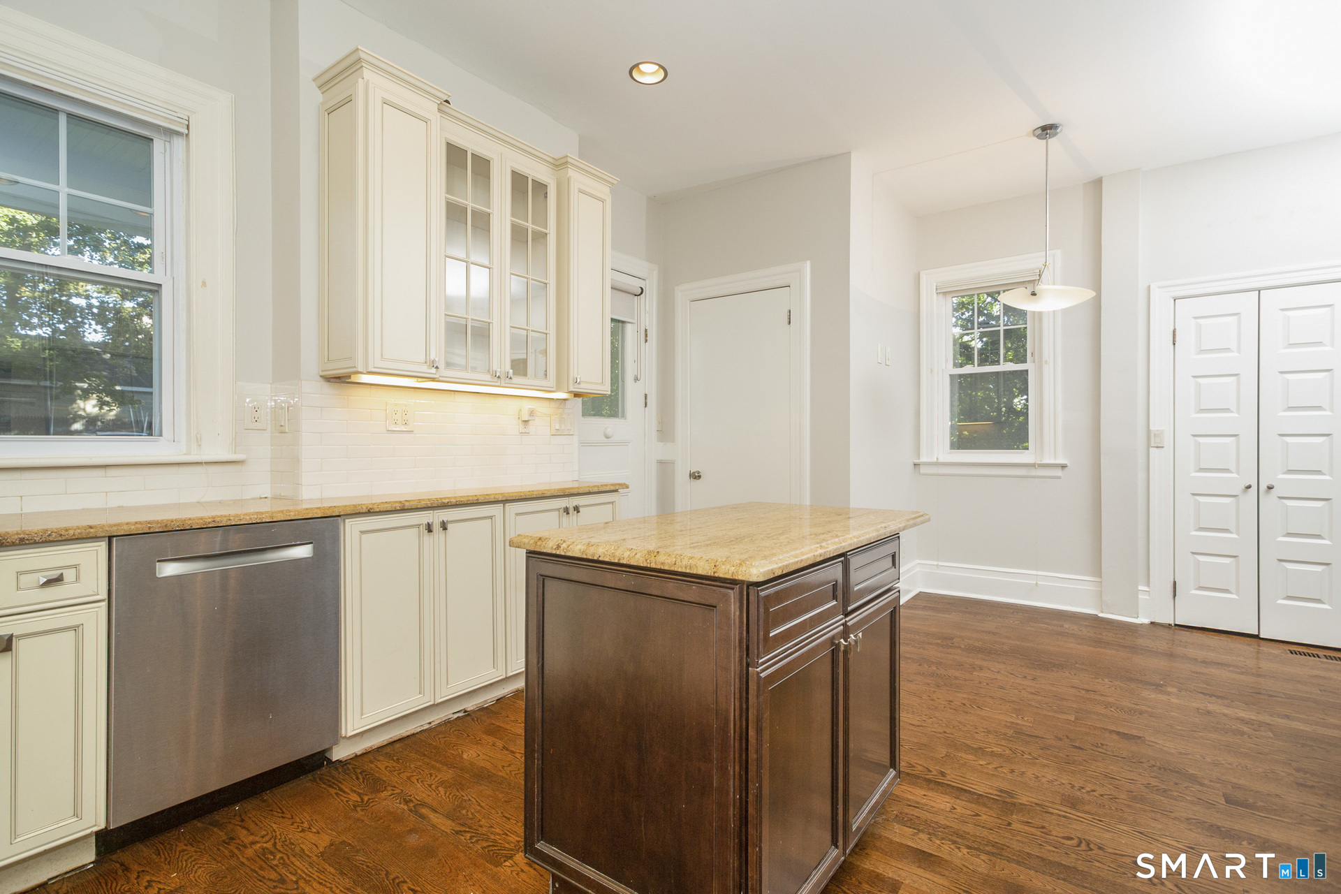 309 Milbank Avenue 1