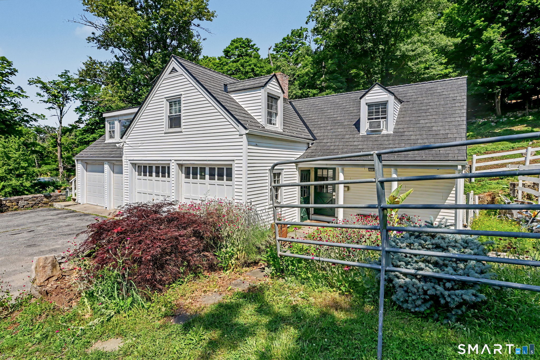 723 Riverbank Road Unit: Garage Cottage