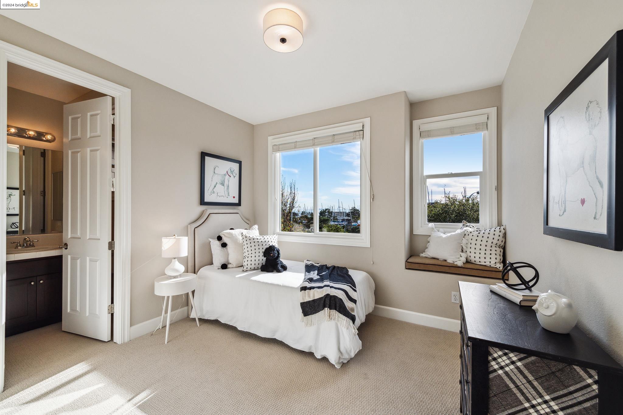 102 Seapoint Ct