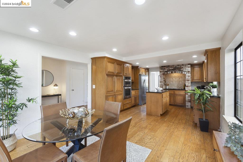 13 Palm Beach Ln