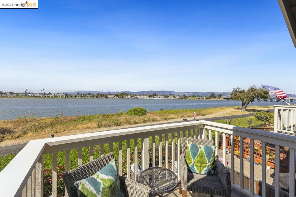13 Palm Beach Ln