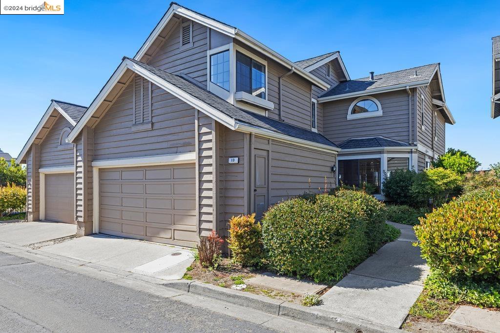 13 Palm Beach Ln