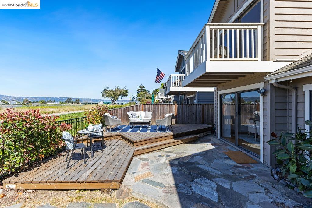 13 Palm Beach Ln